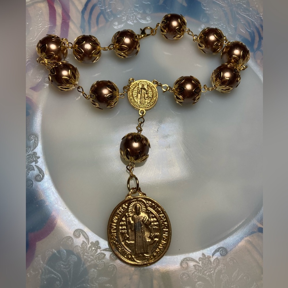 Bracelet Rosary NWOT GOLD ORNATE BEADS - Jesus & Saint Medallions - Catholic